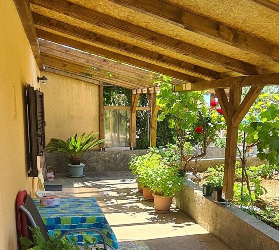 Studio Apartman Stara Baska Stara Baška Exterior foto