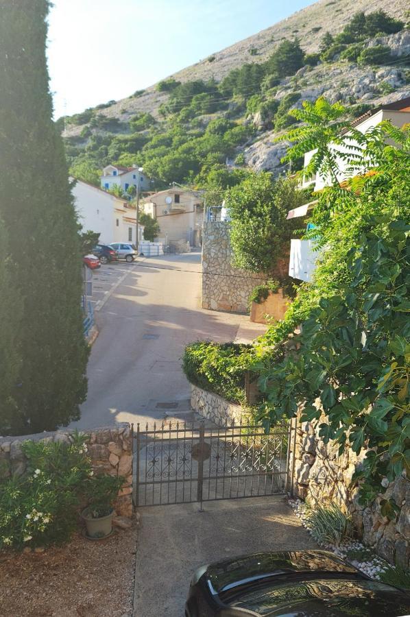 Studio Apartman Stara Baska Stara Baška Exterior foto