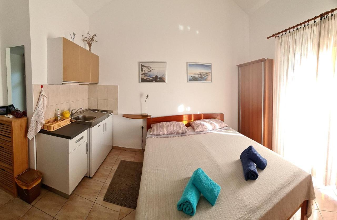 Studio Apartman Stara Baska Stara Baška Exterior foto