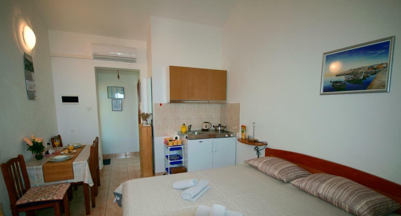 Studio Apartman Stara Baska Stara Baška Exterior foto