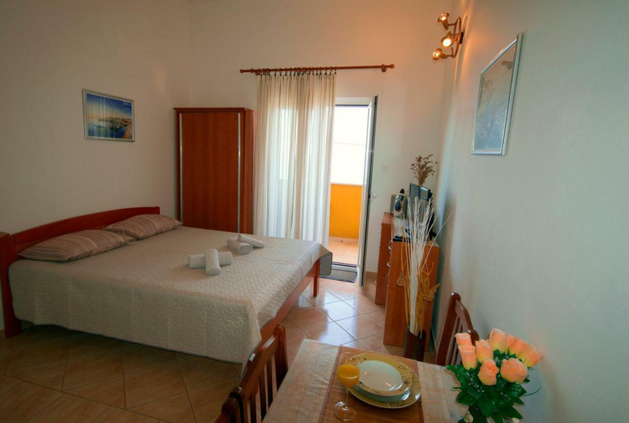 Studio Apartman Stara Baska Stara Baška Exterior foto