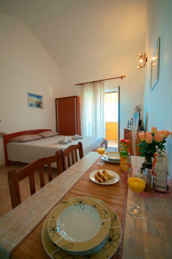 Studio Apartman Stara Baska Stara Baška Exterior foto