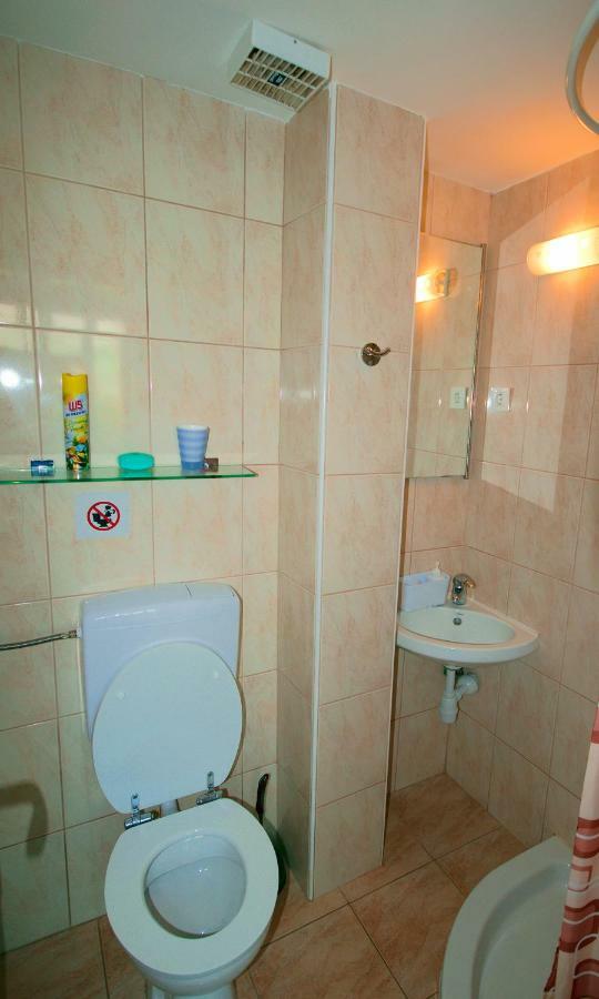 Studio Apartman Stara Baska Stara Baška Exterior foto